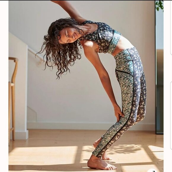 Free People x FP Movement Floral Printed Synergy Strappy Back Sports Bra - Picture 5 of 9